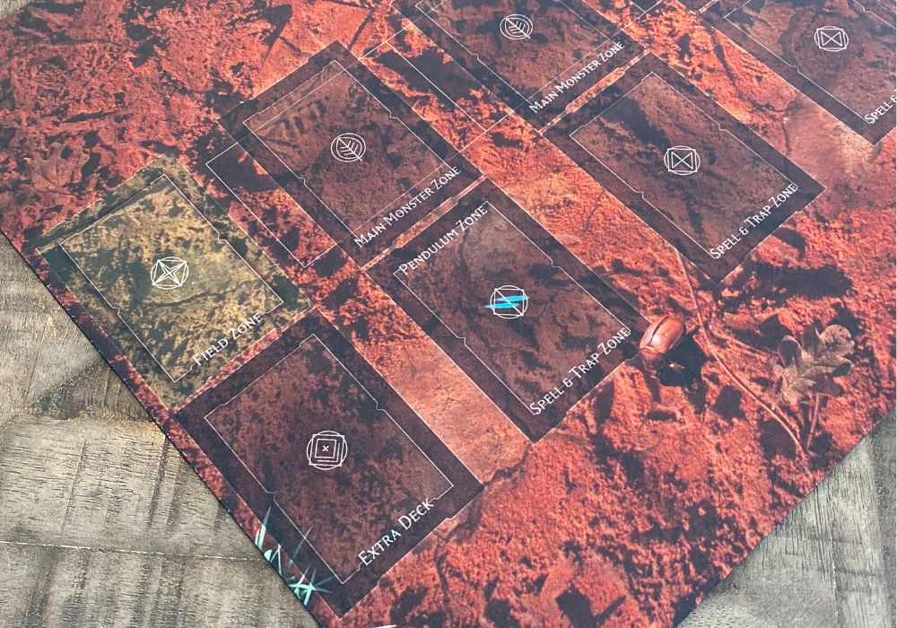 Hypemat playmat mit design in rot