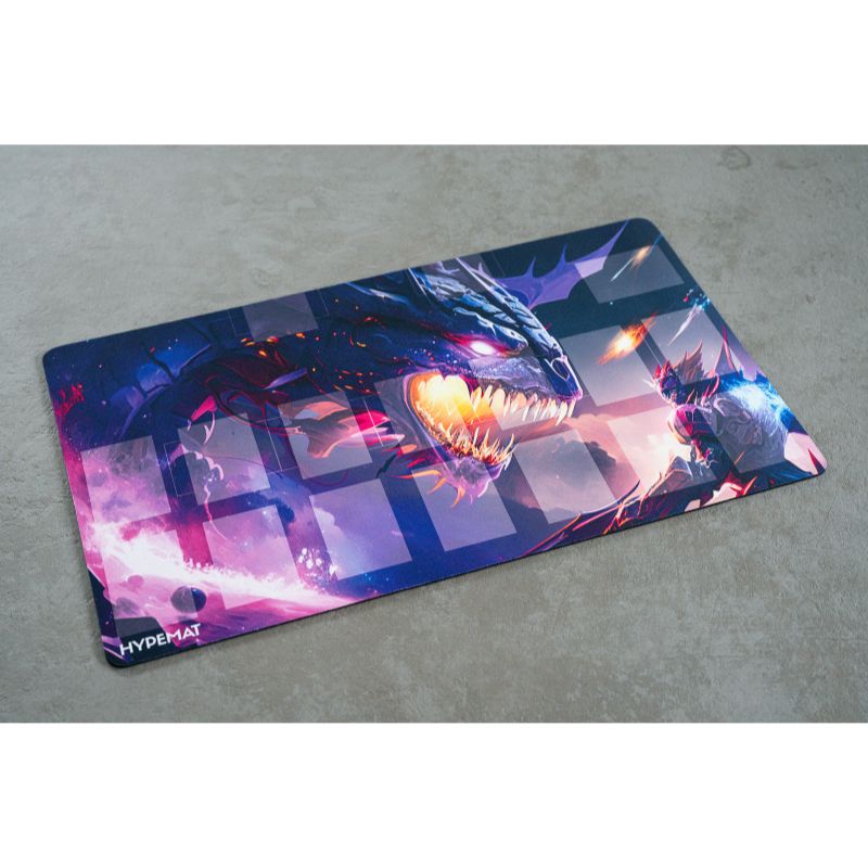 hypemat one player playmat Dragon war design auf einem Tisch